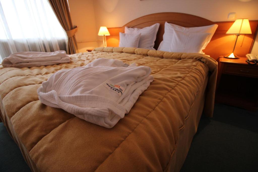 Metropol Rooms & Suites